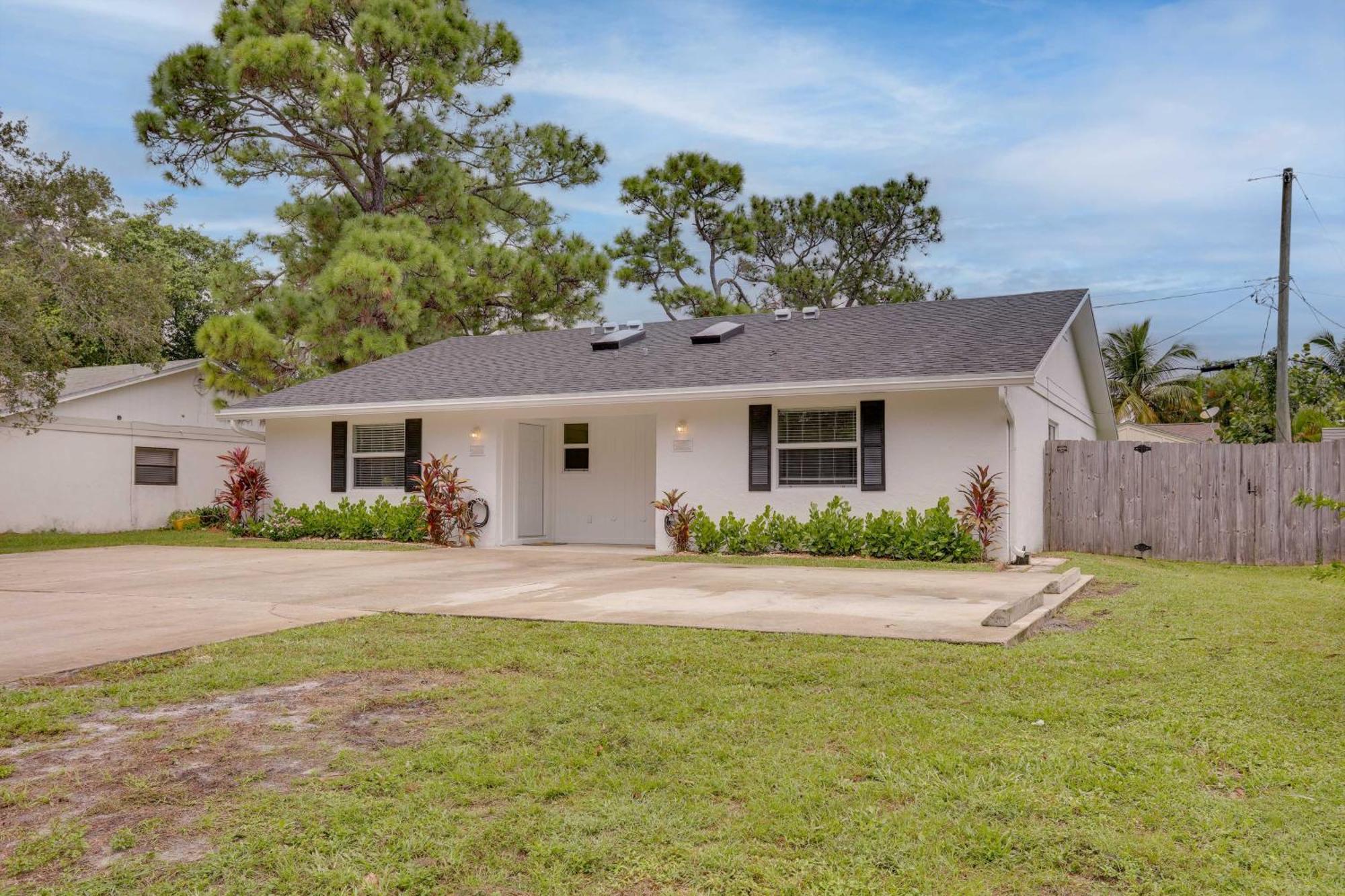 Jupiter Townhome With Patio And Yard About 6 Mi To Beach! Exterior photo